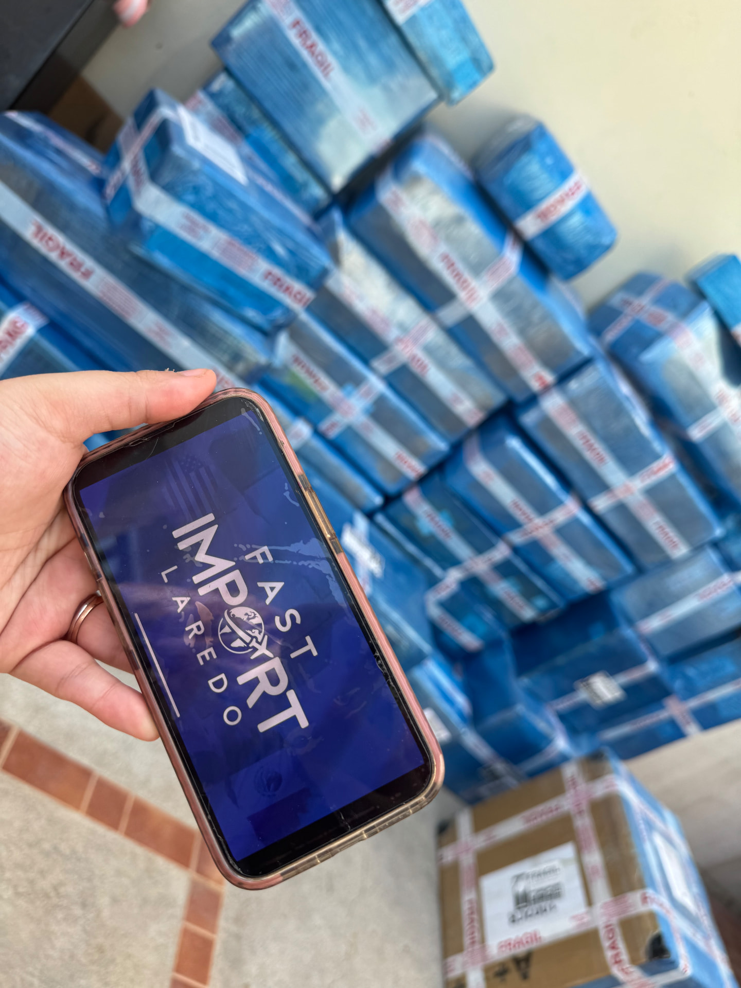 Mercancía organizada por cliente antes de la salida